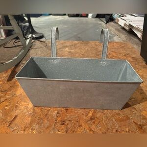 Metal Hanging Planter